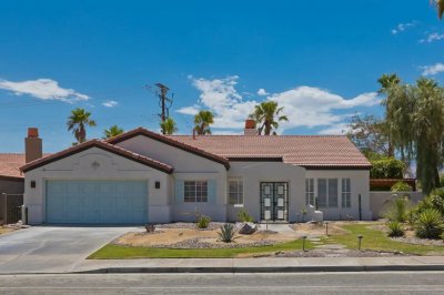 1105 East Via San Michael Rd, Palm Springs CA 92262