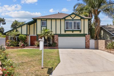 8747 Sari Ave, Northridge CA 91343