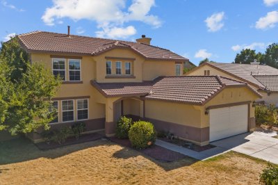 1542 Sutherland St, Lancaster CA 93534