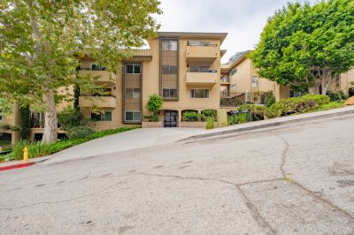 6752 Hillpark Drive, Los Angeles CA 90068