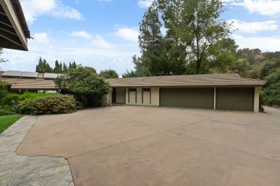 1218 Flintridge Circle, La Cañada Flintridge CA 91011