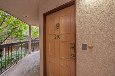 1745 Holly Drive Unit 201, Glendale CA 91206