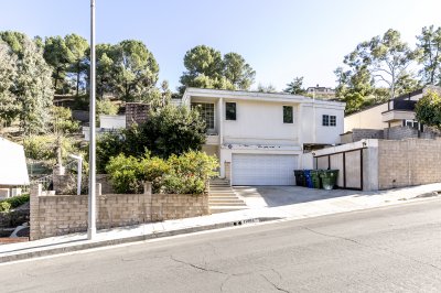 17064 Escalon Dr, Encino CA 91436