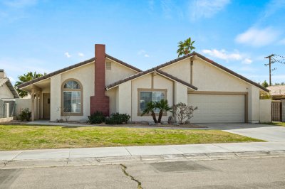 68135 Molinos Ct, Catheral City CA 92234