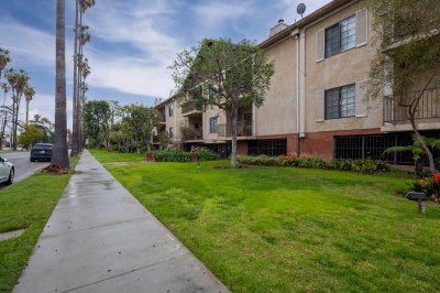 17522 Sherman Way Unit 202, Van Nuys CA 91406